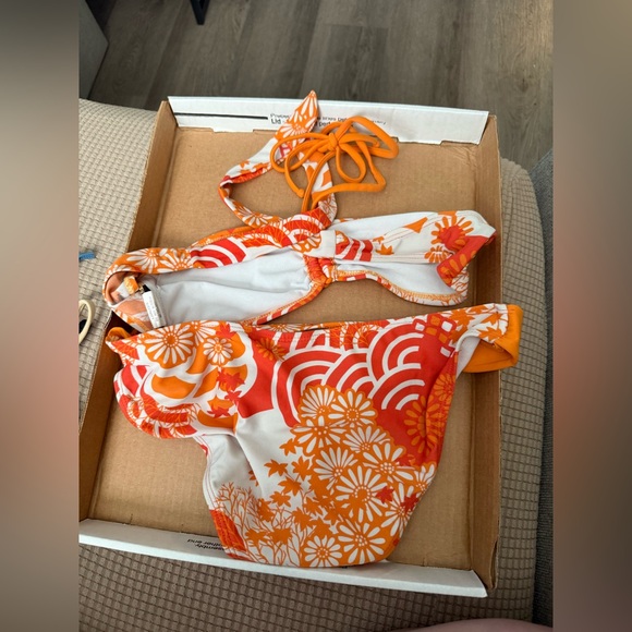 Funky Bikini Set - Picture 3 of 4